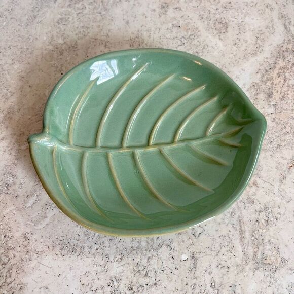 Vintage Leaf Pottery Plate Trinket Dish Sage Green Home Decor Embossed Veins - Picture 6 of 11